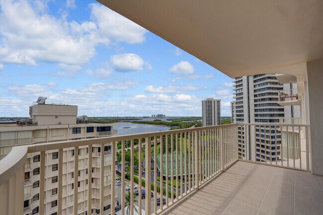 Building Photo - 5480 N Ocean Dr