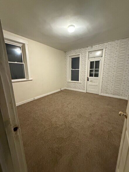 Building Photo - 4653 Cecil Pl