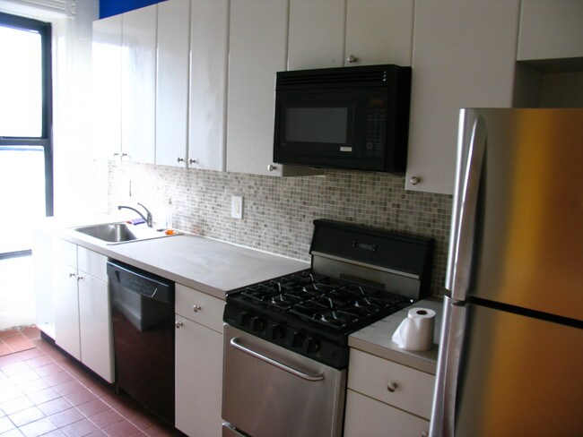 Primary Photo - 578 Vanderbilt Ave