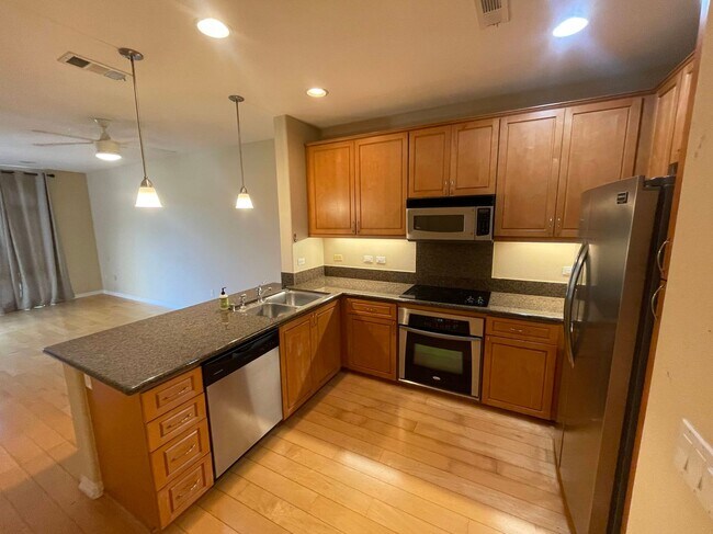 Building Photo - Adorable 1BR Condo in Carmel Valley with W...