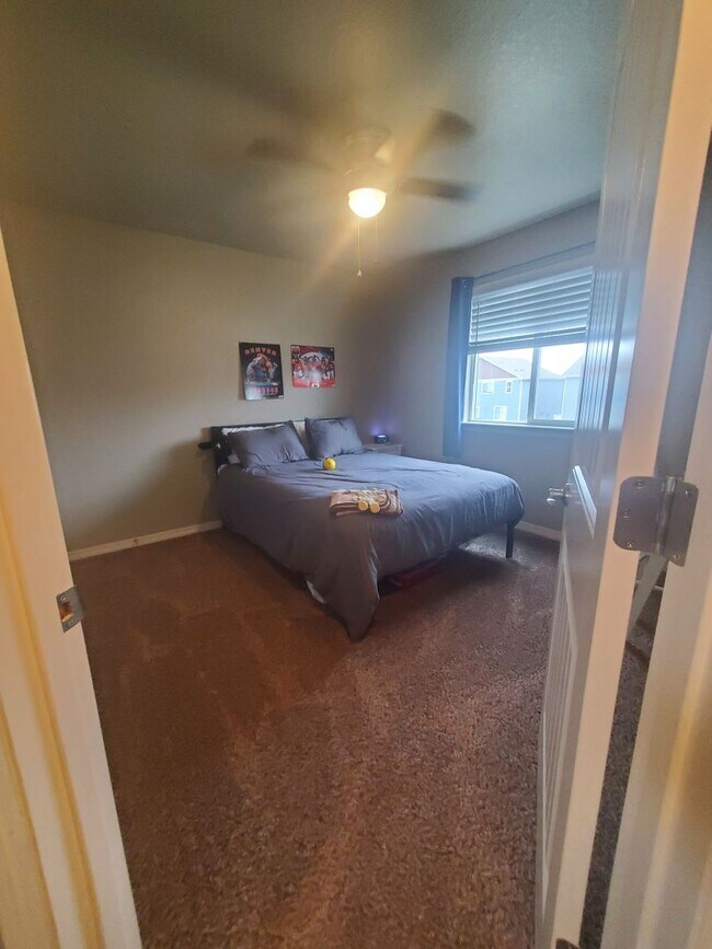 Building Photo - 3 Bedroom Home in the Ridge at Harmony Road Now Available! Great Neighborhood!