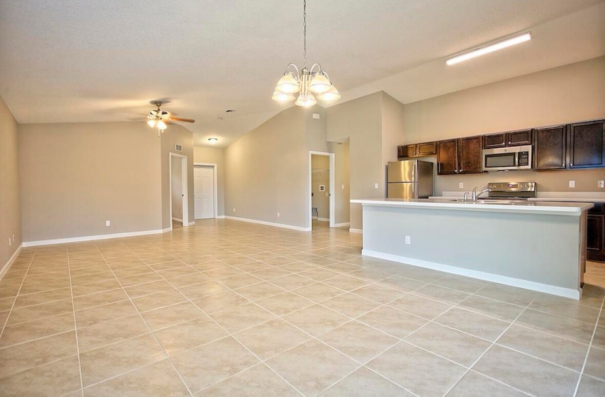 Building Photo - 1292 SW Lawndale Ave