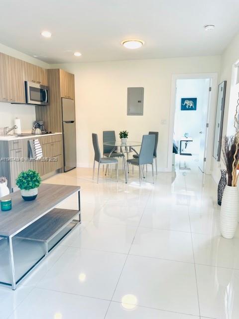 Building Photo - 1419 West Ave