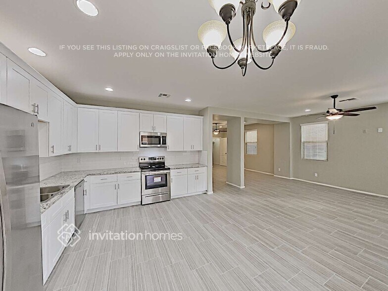 Building Photo - 3515 E Bartlett Dr