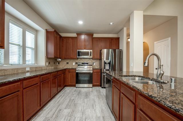 Building Photo - 707 Crestridge Cir