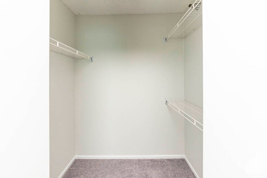 Building Photo - 195 N Harbor Dr