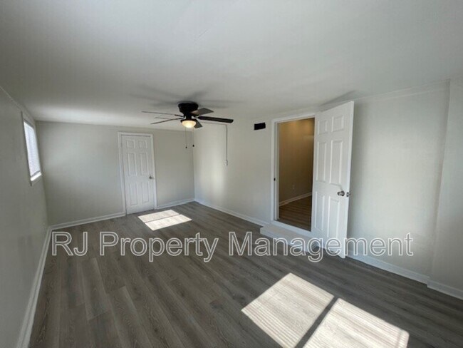 Building Photo - 4380 Reed Ave