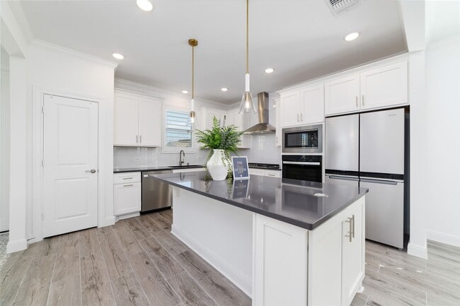 Building Photo - 14435 Gdn Grv Ct