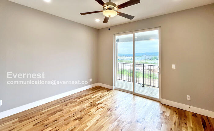 Building Photo - 1067 Montague Pl