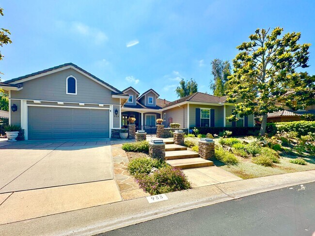 Building Photo - Beautiful Single-Level Custom Home with Serene Backyard Space in the Lovely Peppertree Park Commu...