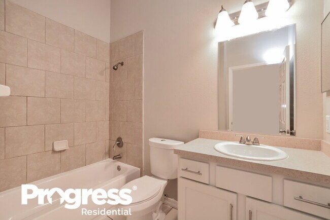 Building Photo - 2337 Donegan Pl
