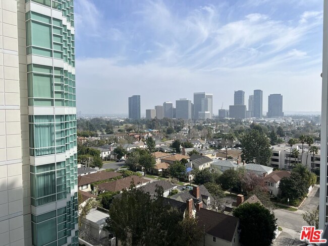 Building Photo - 10390 Wilshire Blvd