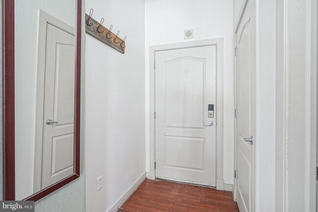 Building Photo - 511 N Broad St