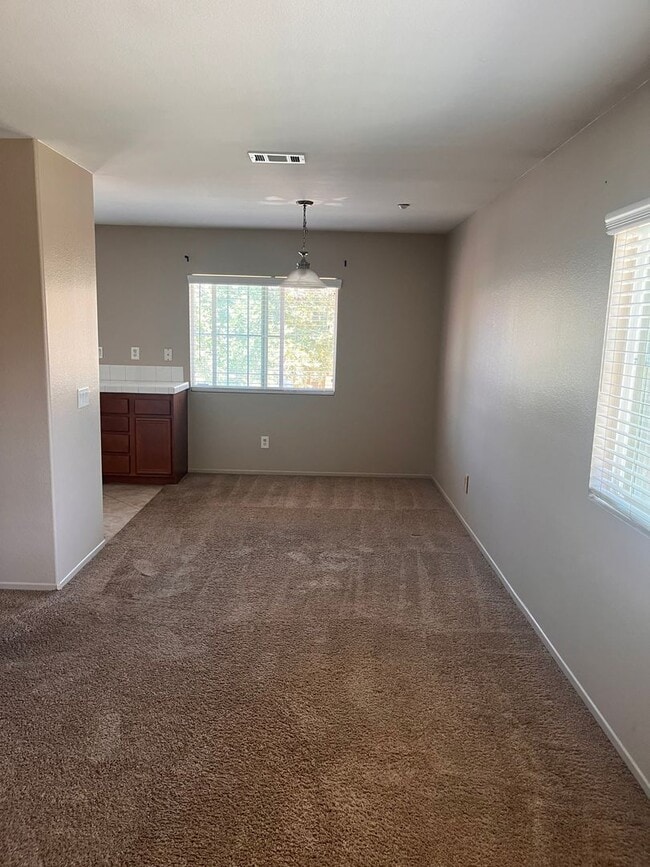 Building Photo - 2BD/2BA Condo - Iris Ave.