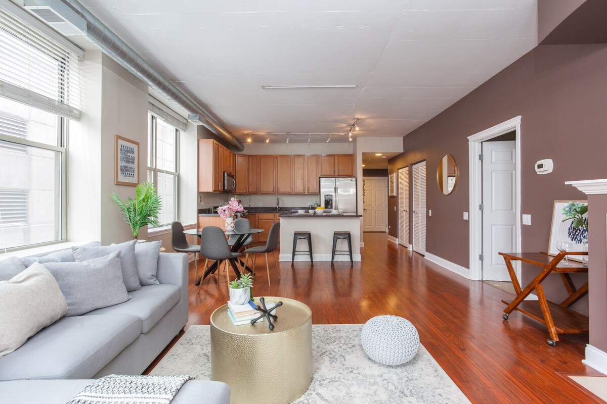 Building Photo - 1001 W Madison St