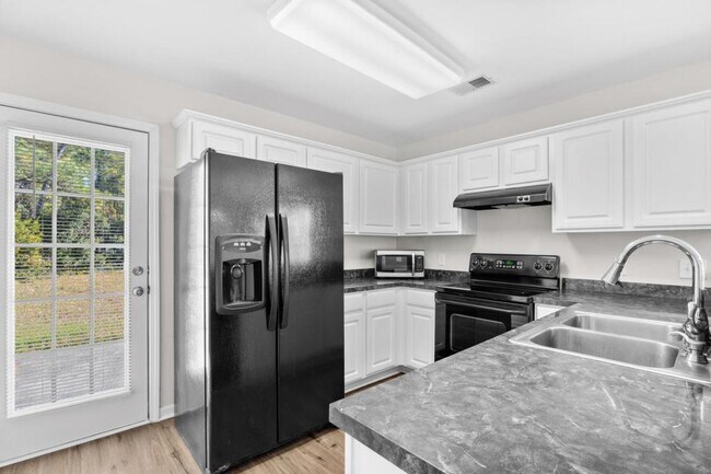 Building Photo - 1152 Stoney Falls Blvd