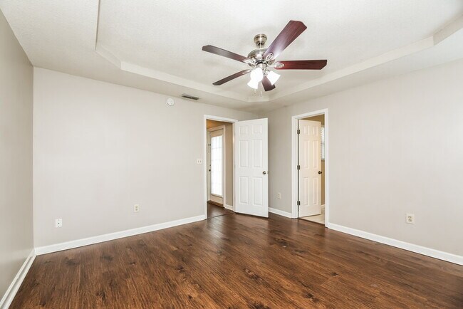 Building Photo - 641 Charles Pinckney St