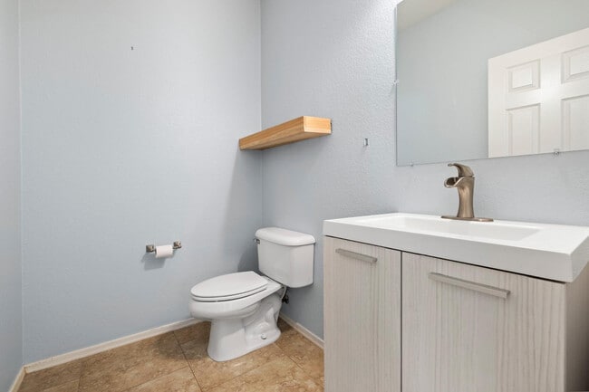 Building Photo - 18813 E Arrowhead Trail