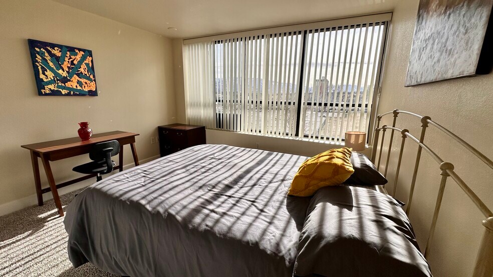 Building Photo - 450 N Arlington Ave