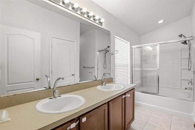 Building Photo - 3310 Pine Oak Trail