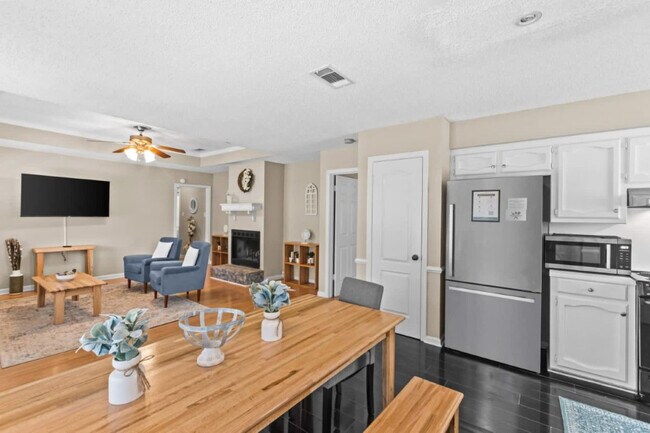 Building Photo - 553 Westhaven Blvd