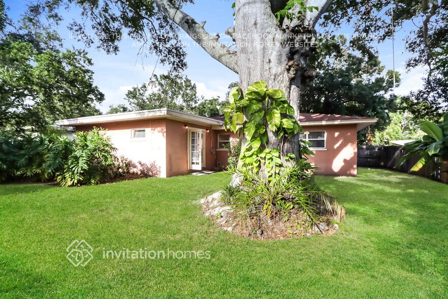 Building Photo - 1520 Price Cir