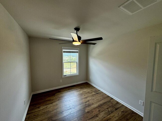 Building Photo - 2050 Kyles Wy