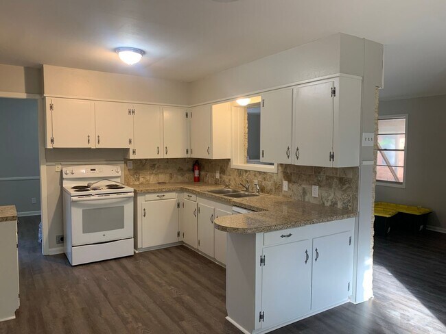 Building Photo - UPDATED HOME IN GREENACRES PLACE (North Bossier)