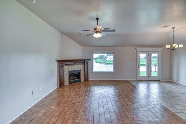 Building Photo - Newly Remodeled Three Bedroom with a Water...