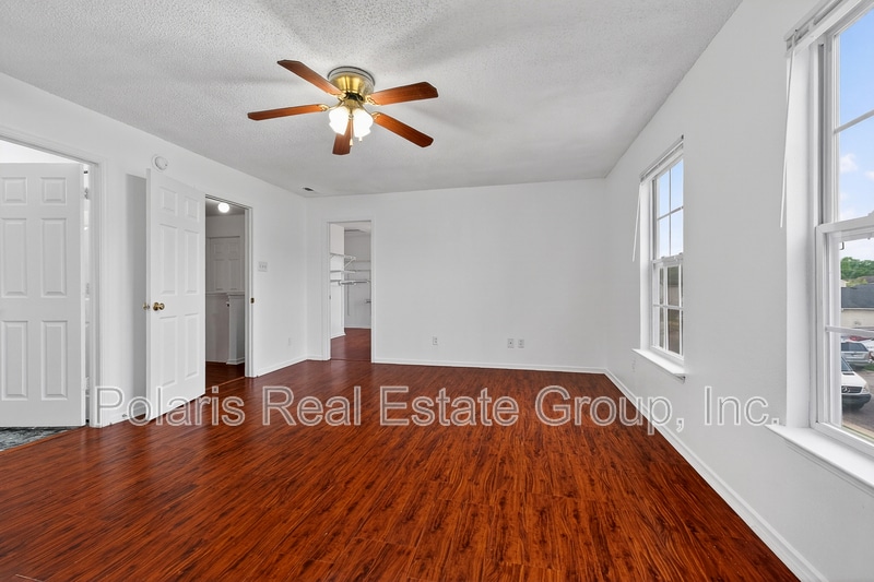 Building Photo - 2009 Dutch Elm Dr