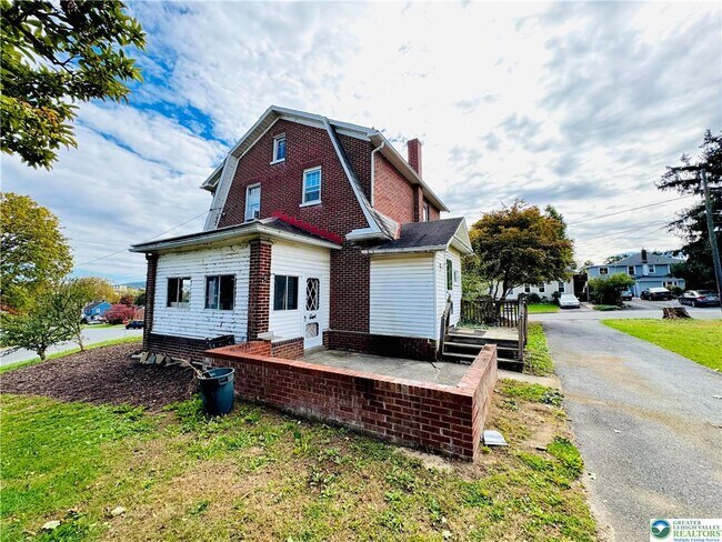 Building Photo - 2619 Broad St