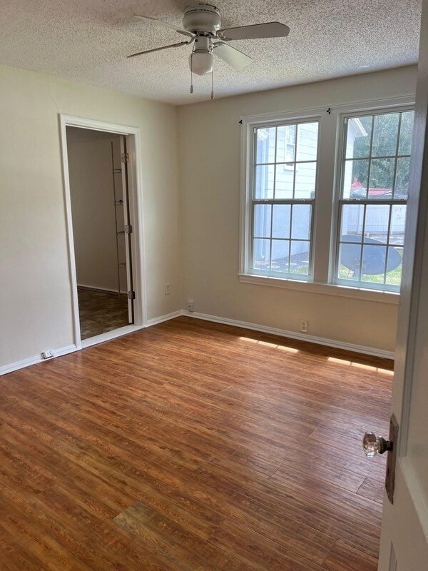 Building Photo - 2704 Spring Park Rd