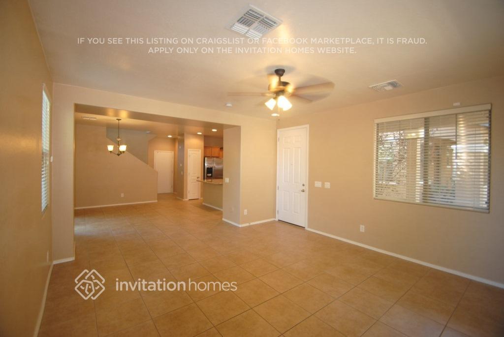 Building Photo - 3878 E Santa Fe Ln