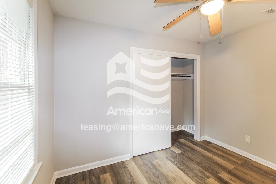 Building Photo - 1629 Emerson Ave