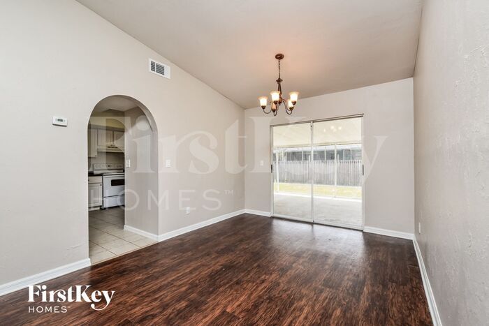 Building Photo - 18525 Sebring Rd
