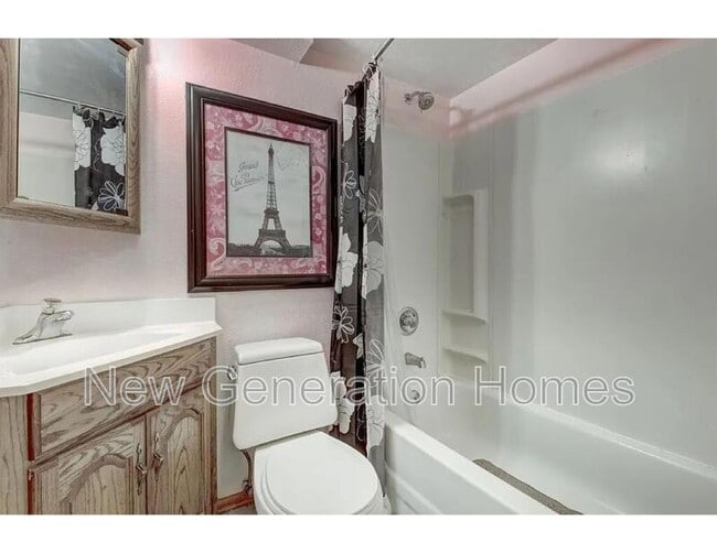 Building Photo - 4245 Sabin Ct