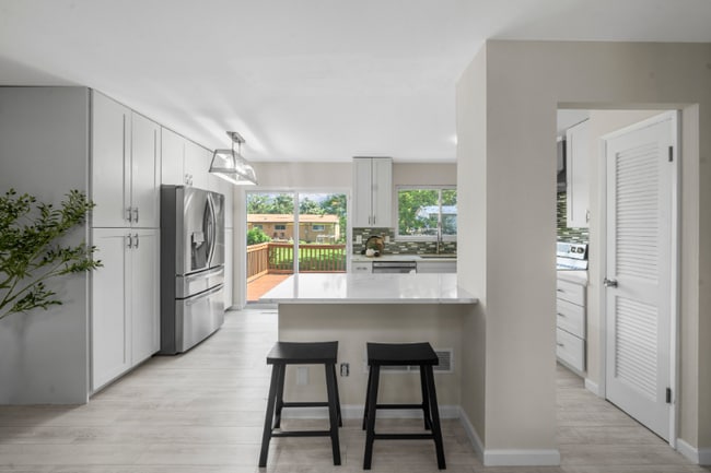 Building Photo - 383 Messina Dr