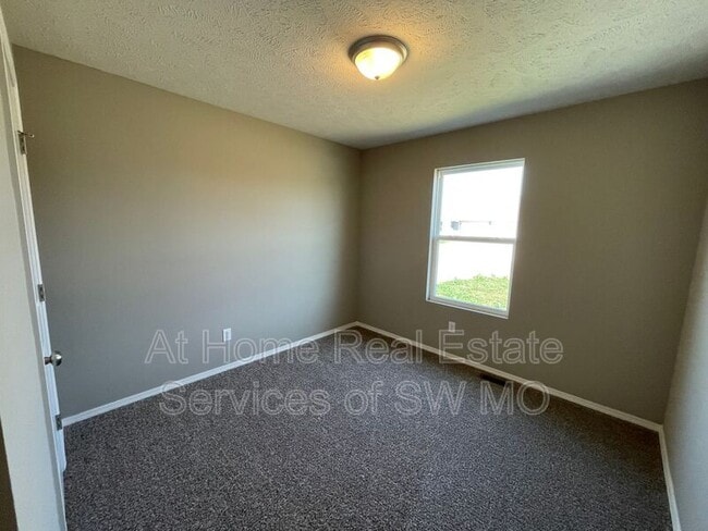 Building Photo - 491 Hudson Ave