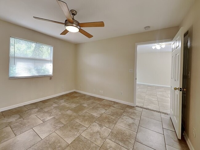 Building Photo - 155 Plainview Dr