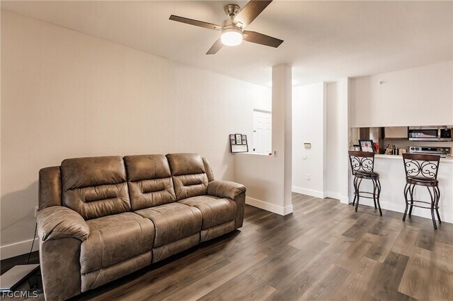 Building Photo - 6321 Aragon Way