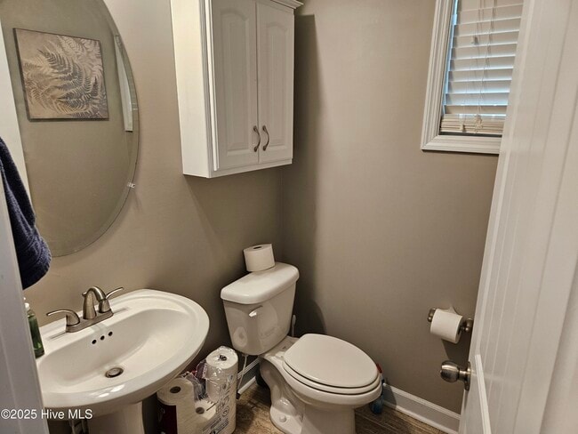 Building Photo - 609 Winfall Dr