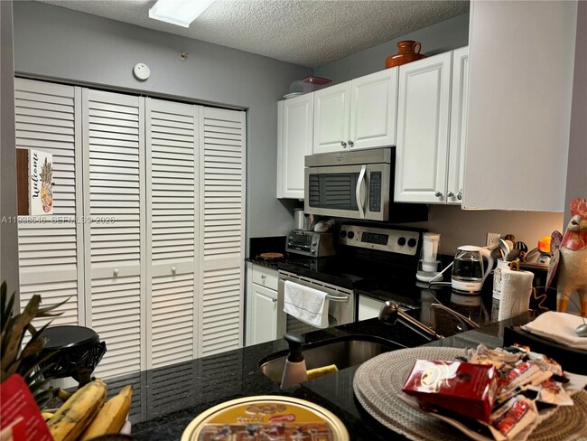 Building Photo - 2711 Ocean Club Blvd