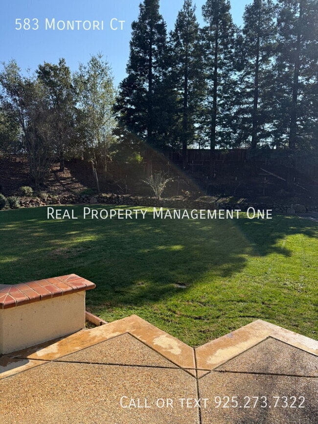 Building Photo - 583 Montori Ct