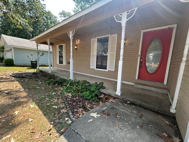 Building Photo - 121 Silverbrook Dr