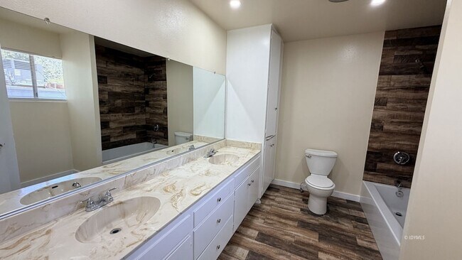 Building Photo - 54141 Pine Crest Ave