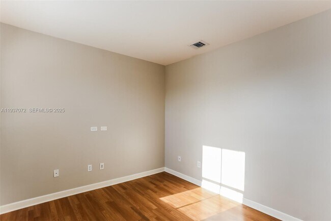 Building Photo - 24521 SW 110th Ave