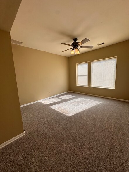 Building Photo - 7223 S Euclid Ave