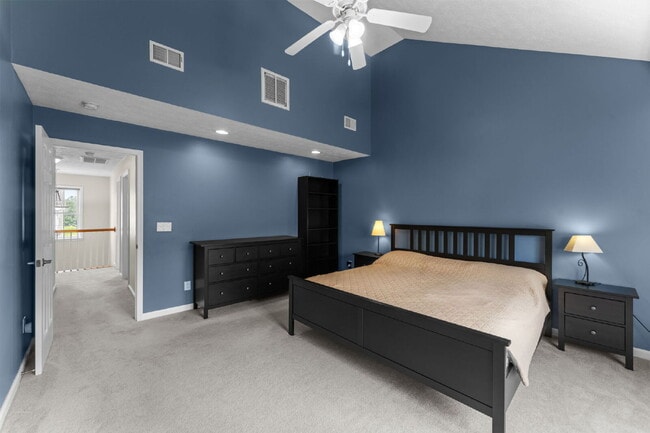 Building Photo - Welcome home to this well-maintained 4-bed...