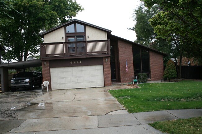 Building Photo - 6424 S Westridge St