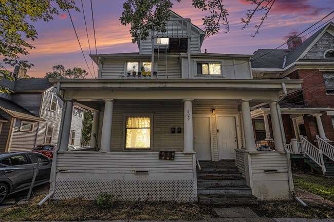 Building Photo - Charming 1-Bed/1-Bath Apartment – Newly Renovated
